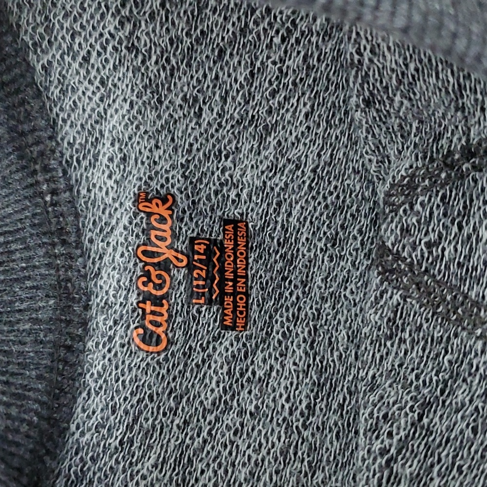*Cat & Jack Sweater - Picture 2 of 5